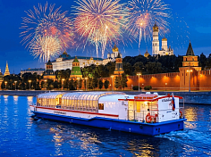 Речная прогулка с просмотром салюта 9 мая года с теплохода «Ривер» от причала «Парк Зарядье»